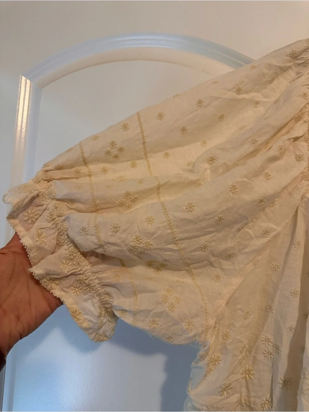 Old Navy Cream Embroidered Peasant Top - Puff Sleeve